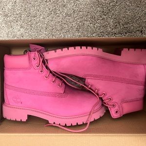 Pink girls timberlands.